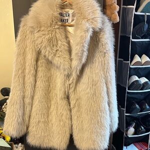 Walter Baker Women's faux fur Jacket - Cream